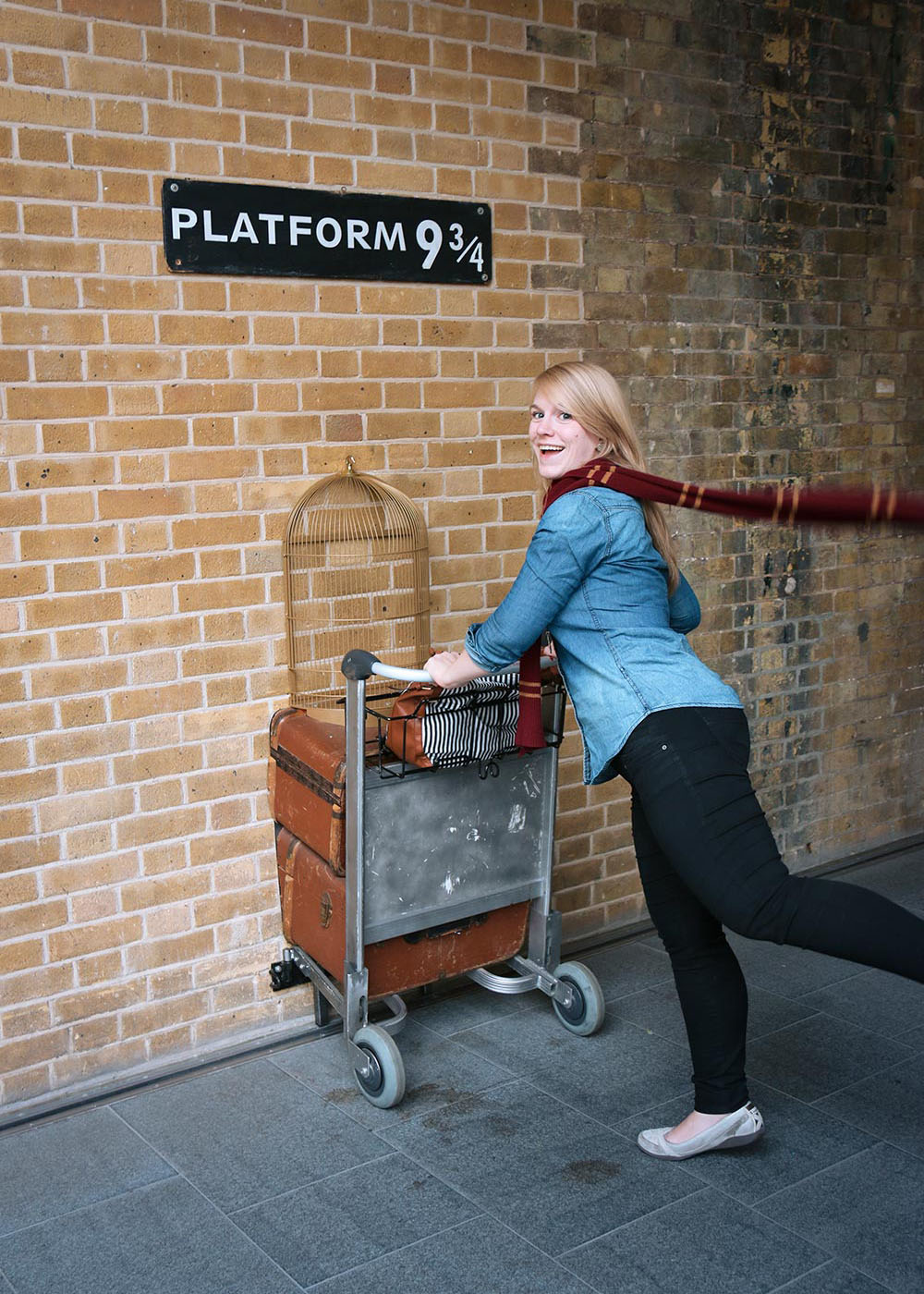 Plateforme 9 3/4, Harry Potter, Londres, Angleterre / Platform 9 3/4, Harry Potter, London, England, UK.
