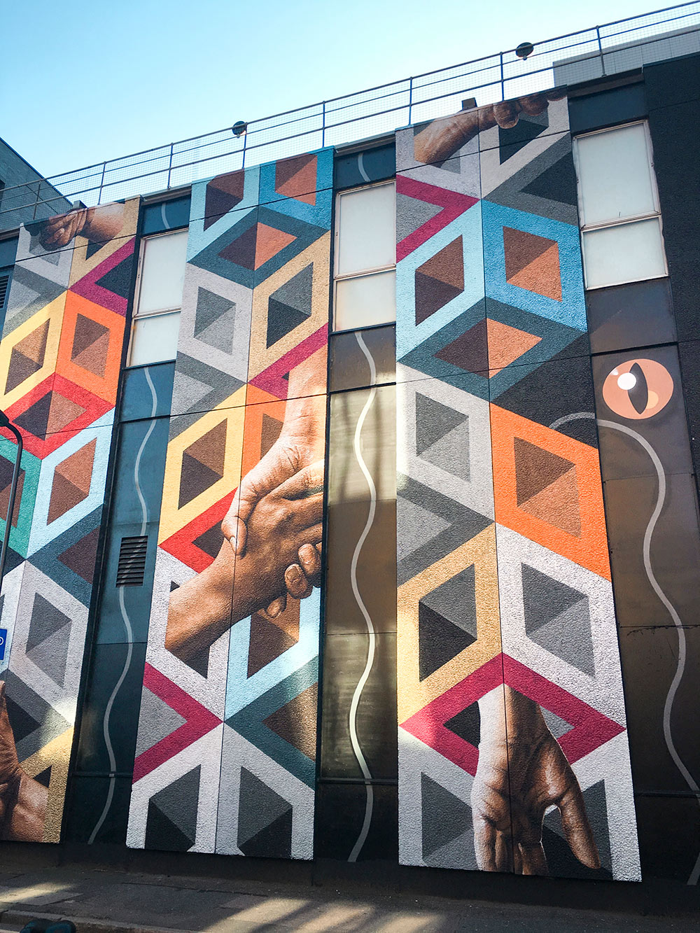Visites guidées à Londres, Murale Connectivity, tour de Street art dans Shoreditch, Londres, Angleterre / Connectivity Mural, Shoreditch Street art Tour, London, England, UK.