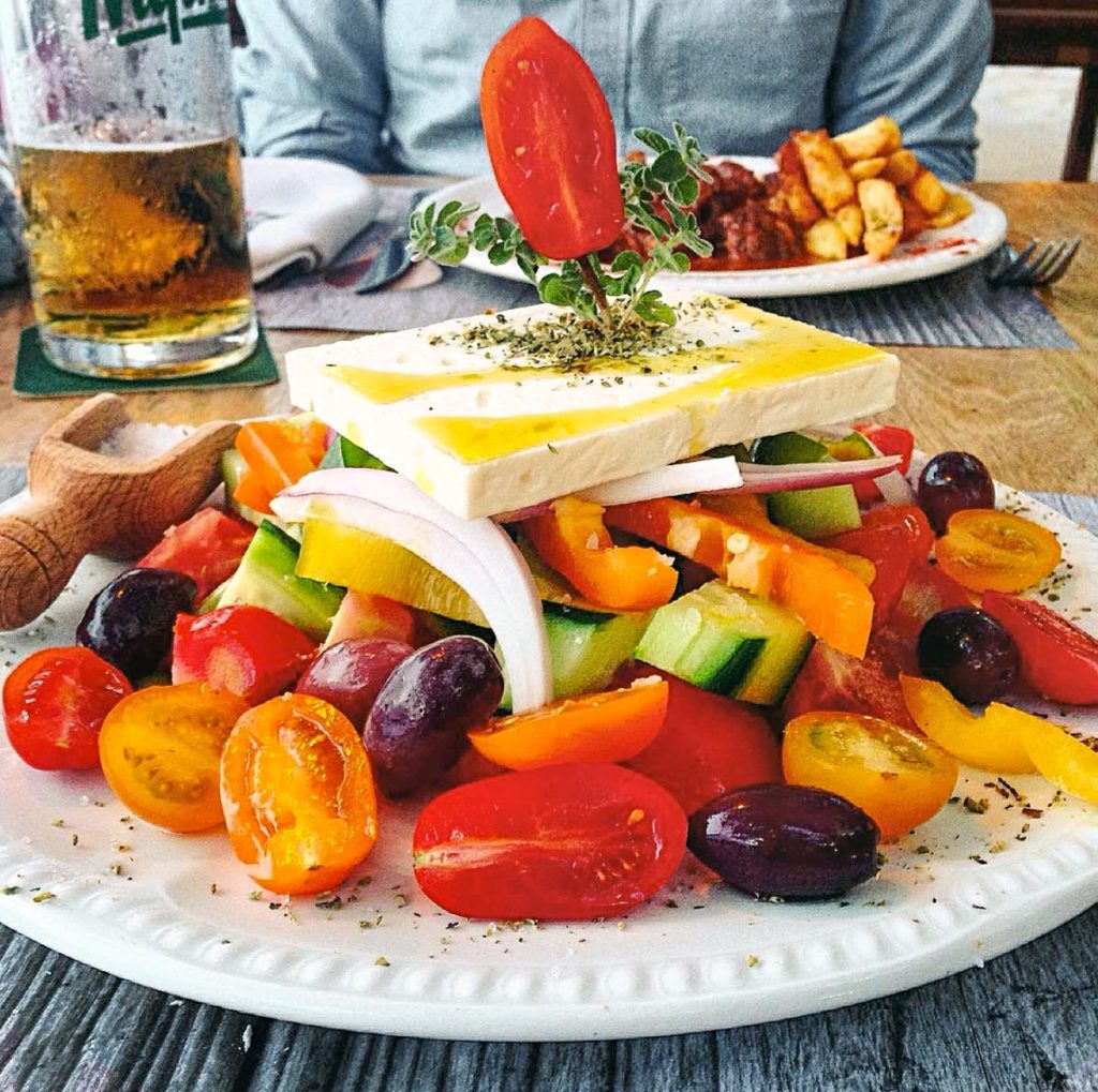 Salade grècque, restaurant Nobelos, Zakynthos, Grèce / Greek salad, Nobelos Restaurant, Zakynthos, Greece