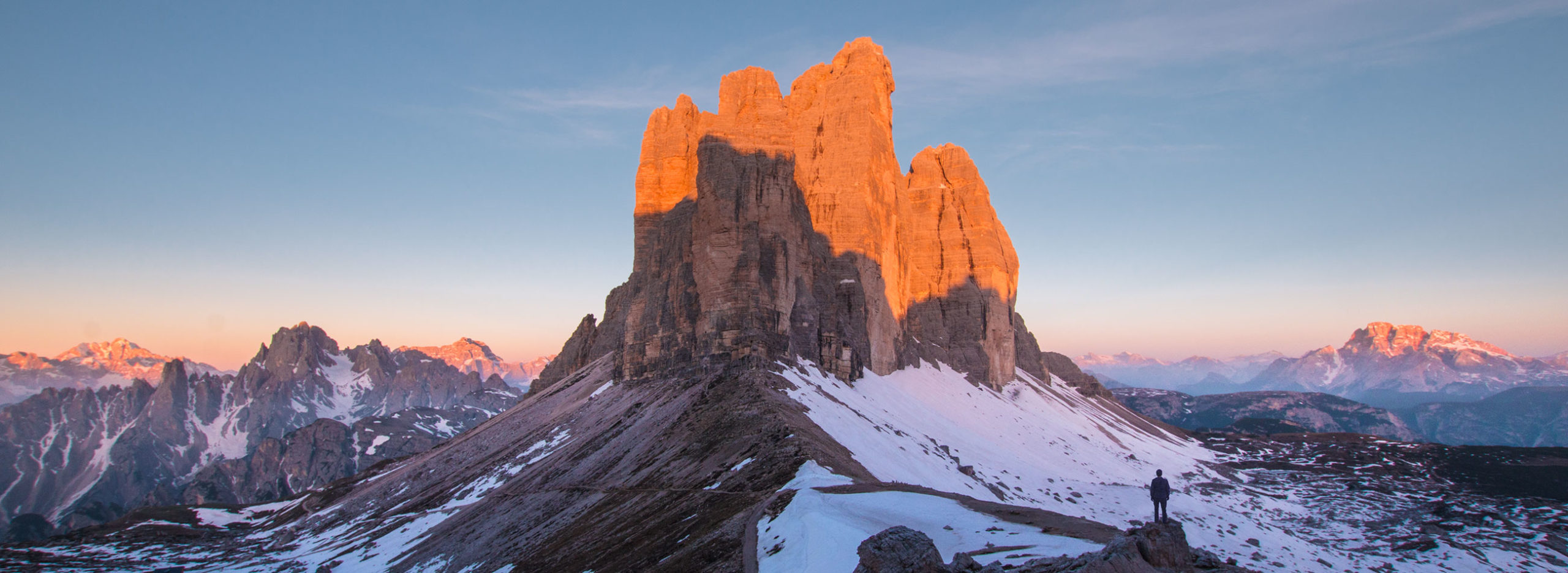 Lever de soleil, Tre Cime di Lavaredo, Dolomites, Italie / Sunrise, Tre Cime di Lavaredo, Dolomites, Italy