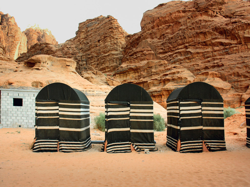 Camp bédouin, Wadi Rum, Jordanie / Bedouin camp, Wadi Rum, Jordan