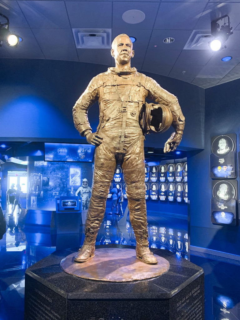 Statue de Alan Sheppard, Space Kennedy Center, Orlando, Floride, États-Unis / Alan Sheppard Statue, NASA, Kennedy Space Center, Florida, USA