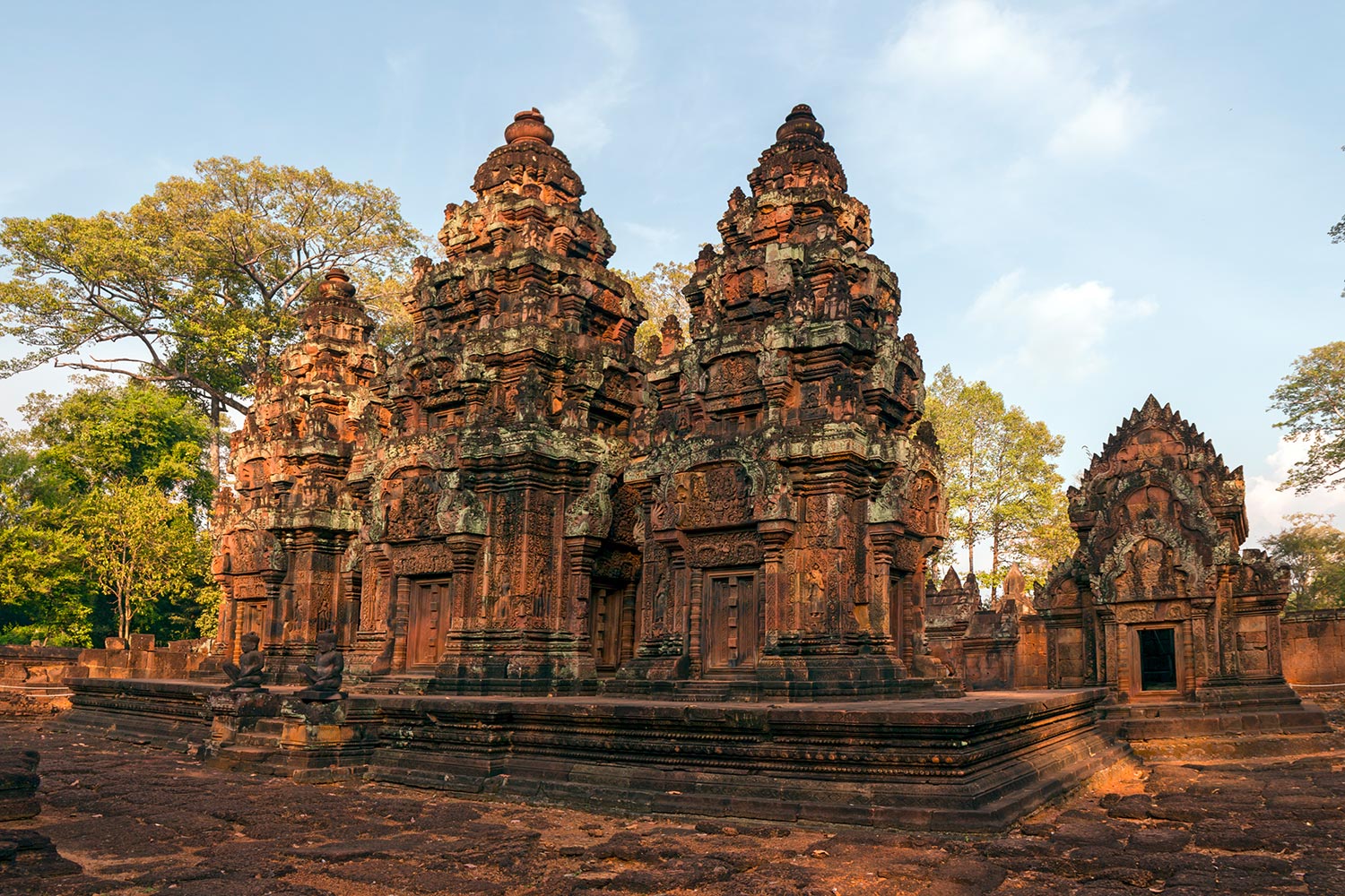Banteay Srei Temple, Angkor, Cambodia / Banteay Srei Temple, Angkor, Cambodia