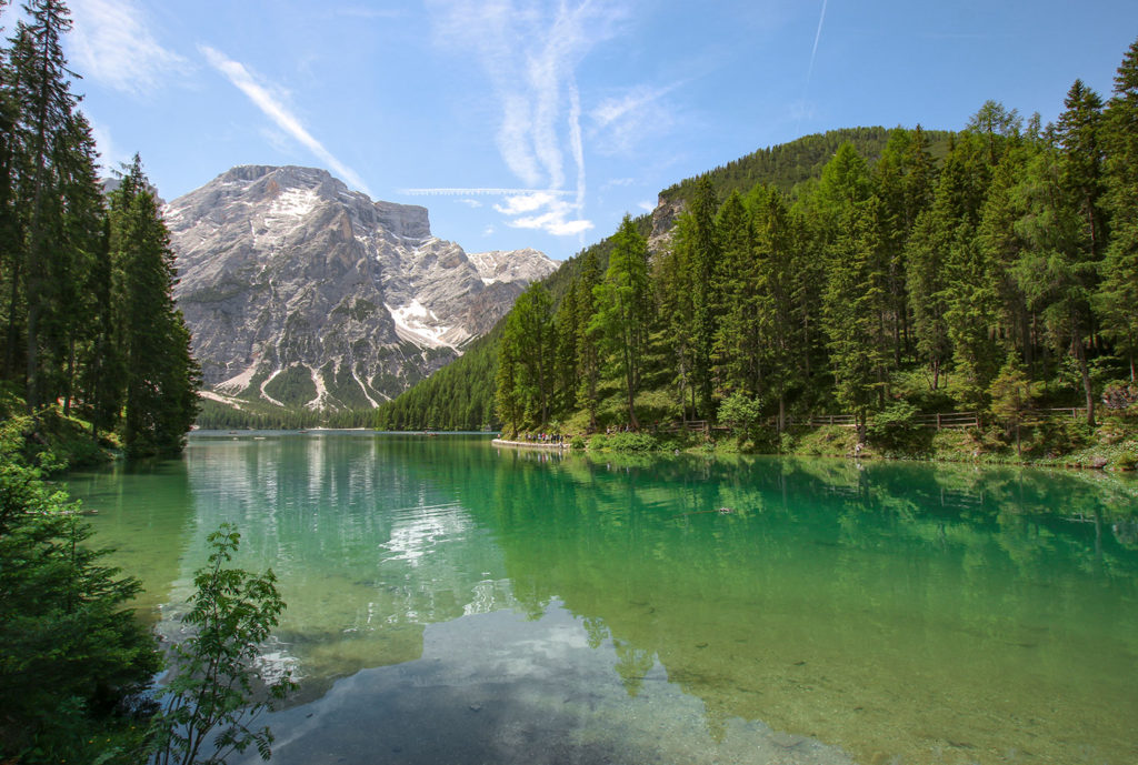 Lago di Braies, Dolomites, Italie / Lago di Braies, Dolomites, Italy