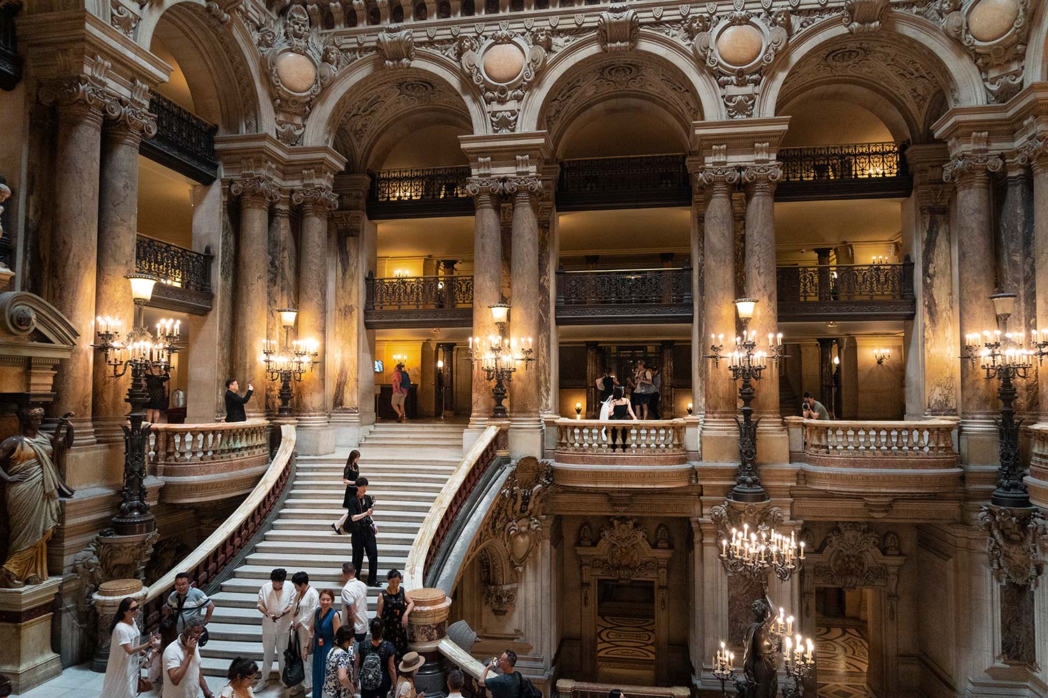 Grand escalier, Opéra du Palais Garnier, Paris, France / Grand Staircase, Garnier Palace Opera, Paris, France