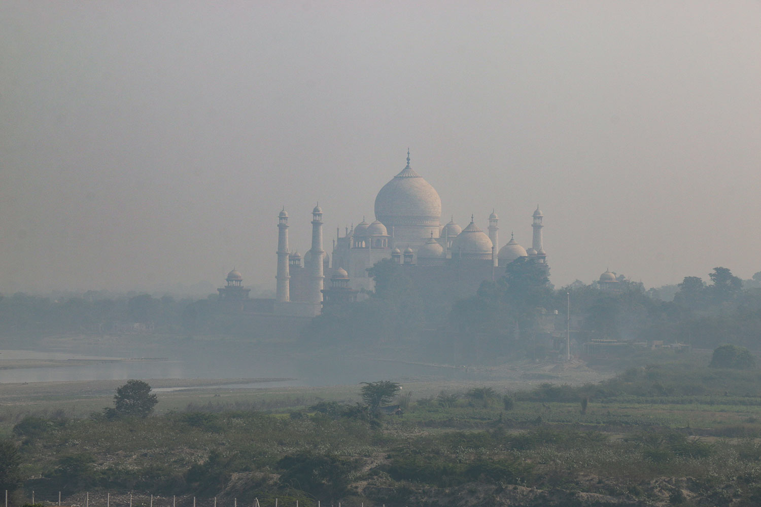 Pollution, Taj Mahal, Agra, Inde / Pollution, Taj Mahal, Agra, India