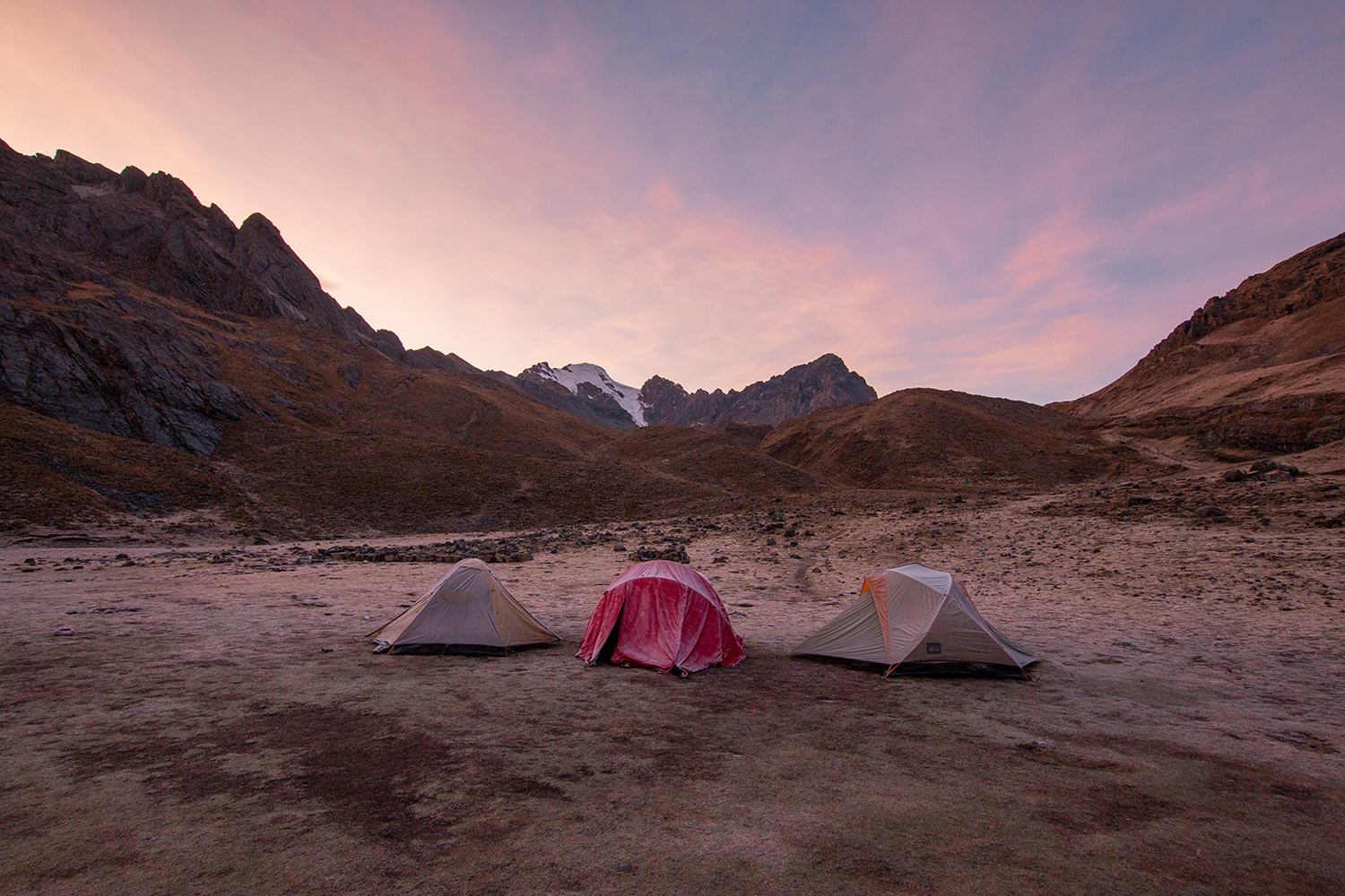 Tentes, Cordillera Huayhuash, Pérou / Tents, Cordillera Huayhuash, Peru