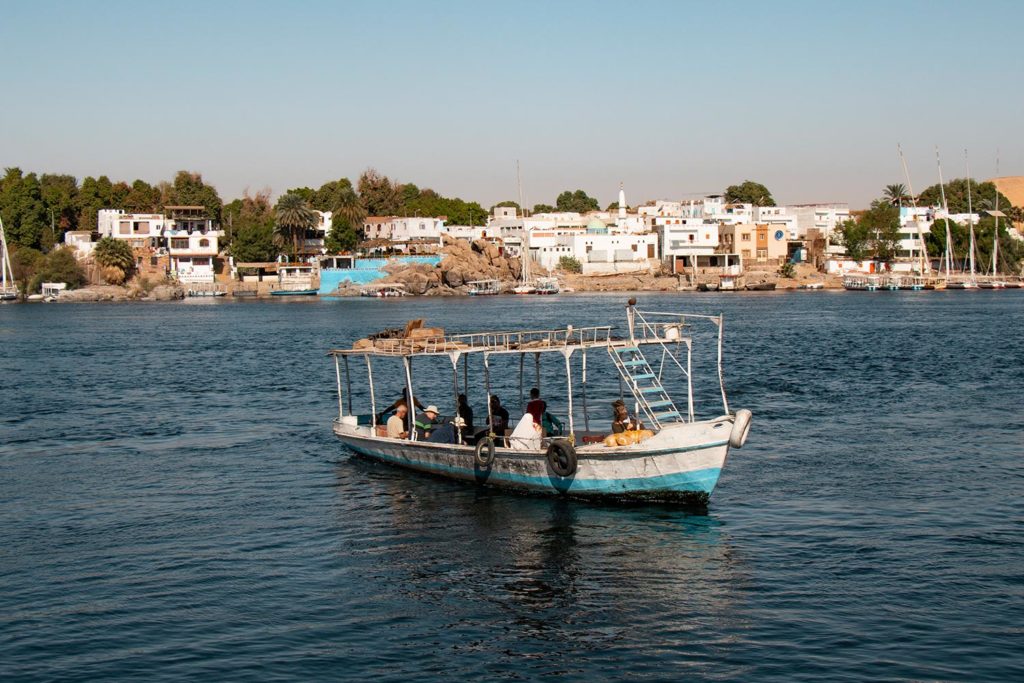 Ferry, île Éléphantine, Assouan, Égypte / Ferry, Elephantine Island, Aswan, Egypt