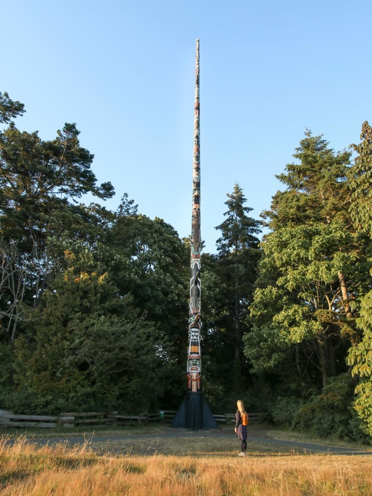 Mat totémique, Parc Beacon Hill, Victoria, Colombie-Britannique, Canada / Story Pole, Beacon Hill Park, Victoria, BC, Canada