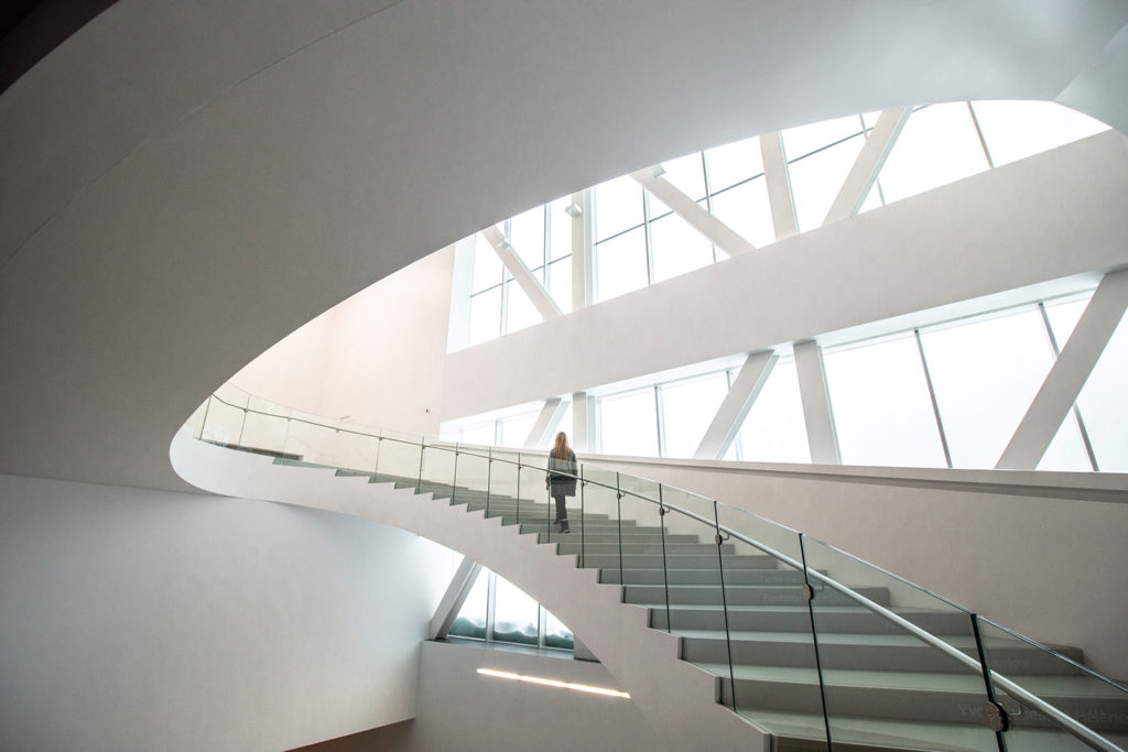 Escalier, Pavillon Pierre-Lassonde, Musée national des Beaux-Arts du Québec (MBAQ), ville de Québec, Canada / Stairs, Pierre-Lassonde Pavilion, National Museum of Fine Arts of Quebec, Quebec City, Canada
