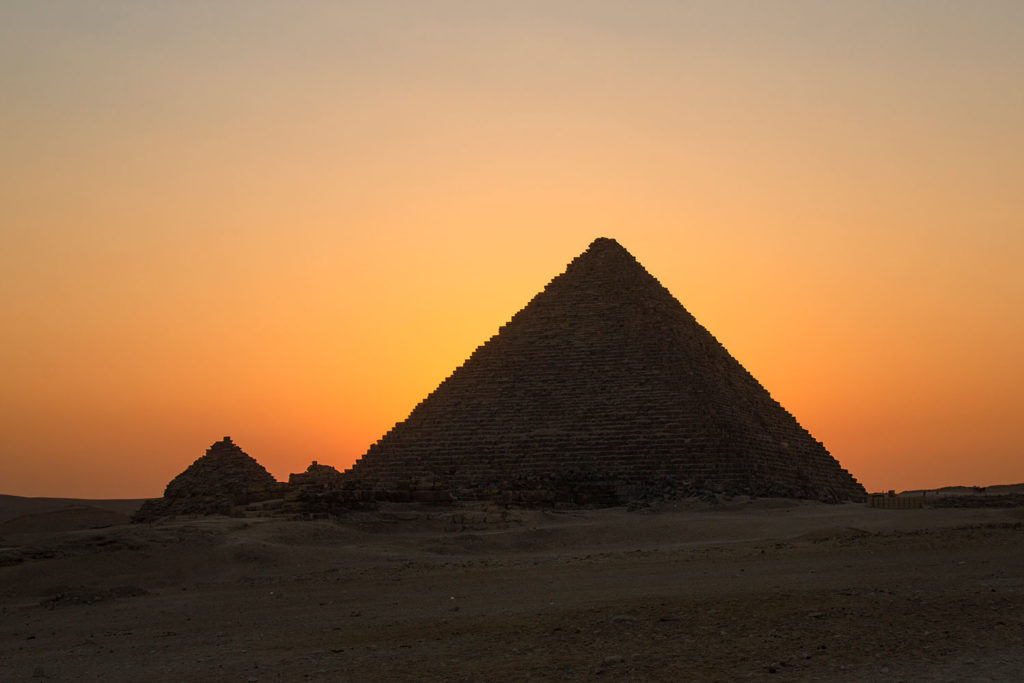 Coucher de soleil, Pyramides de Gizeh, Égypte / Sunset Pyramids of Gizeh, Egypt