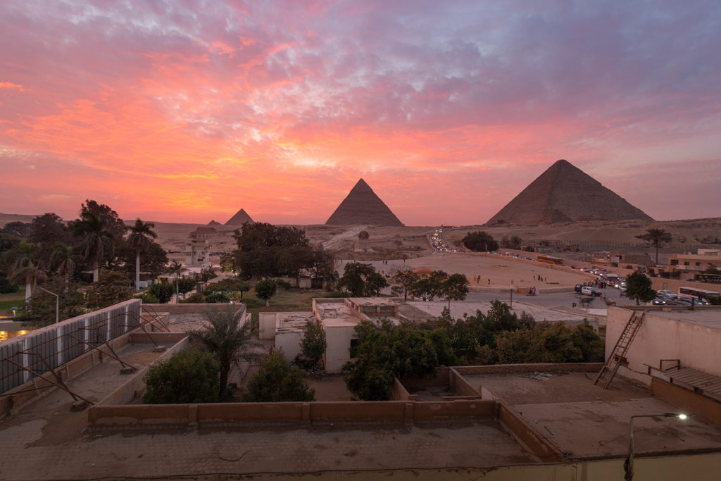 Coucher de soleil, Pyramides de Gizeh, Égypte / Sunset Pyramids of Gizeh, Egypt