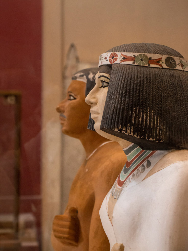 Statues de Rahotep et Nofret, Musée égyptien, Le Caire, Égypte / Rahotep and Nofret statues, Egyptian Museum, Cairo, Egypt