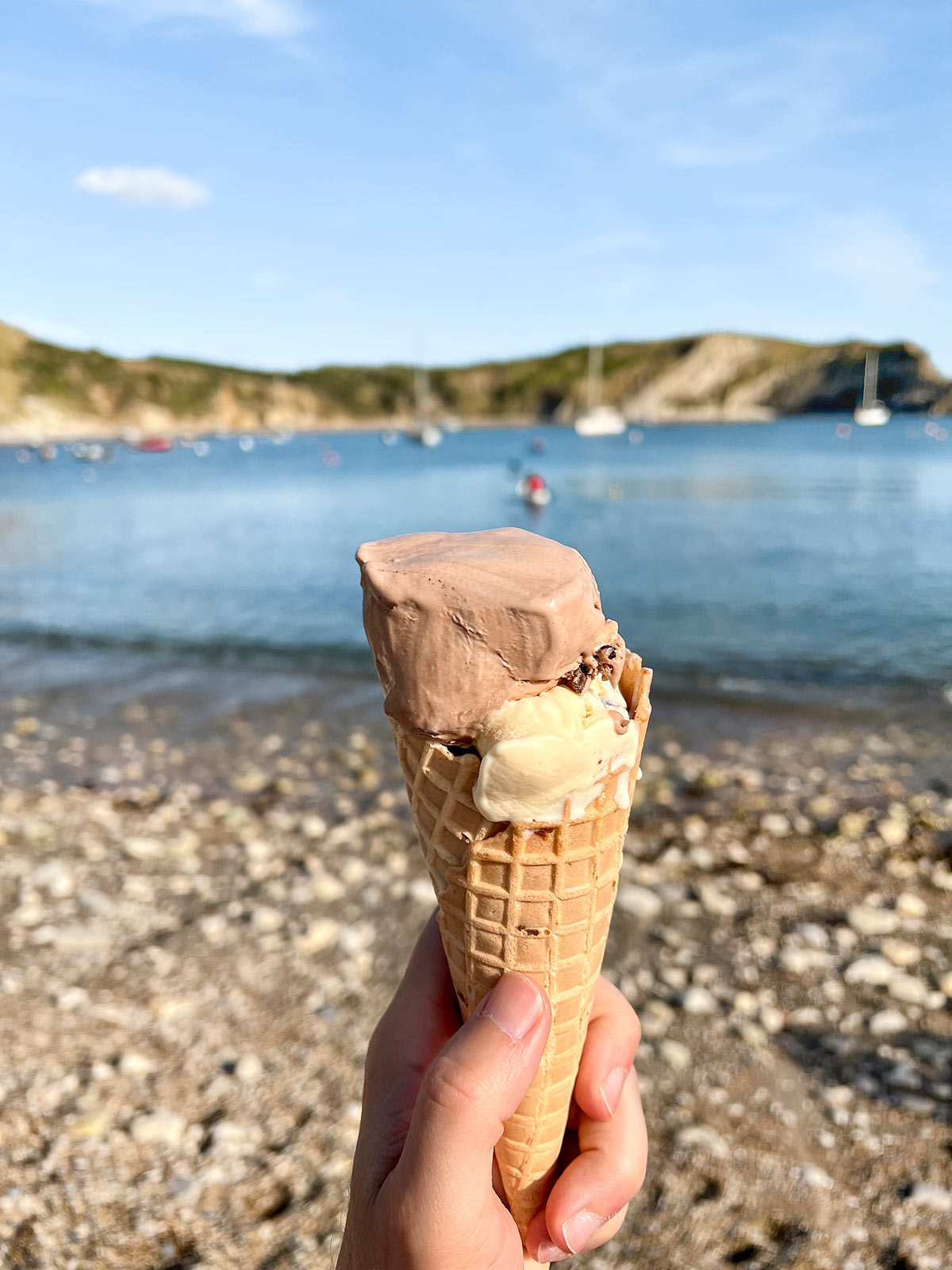 Crème glacée, Lulworth Cove, Dorset, Angleterre / Ice cream, Lulworth Cove, Dorset, UK