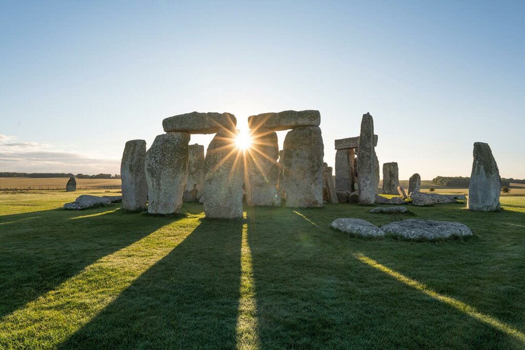 Lever de soleil, Cercle de pierres, Stonehenge, Salisbury, Angleterre / Sunrise, Stone circle experience, Stonehenge, Salisbury, England, UK