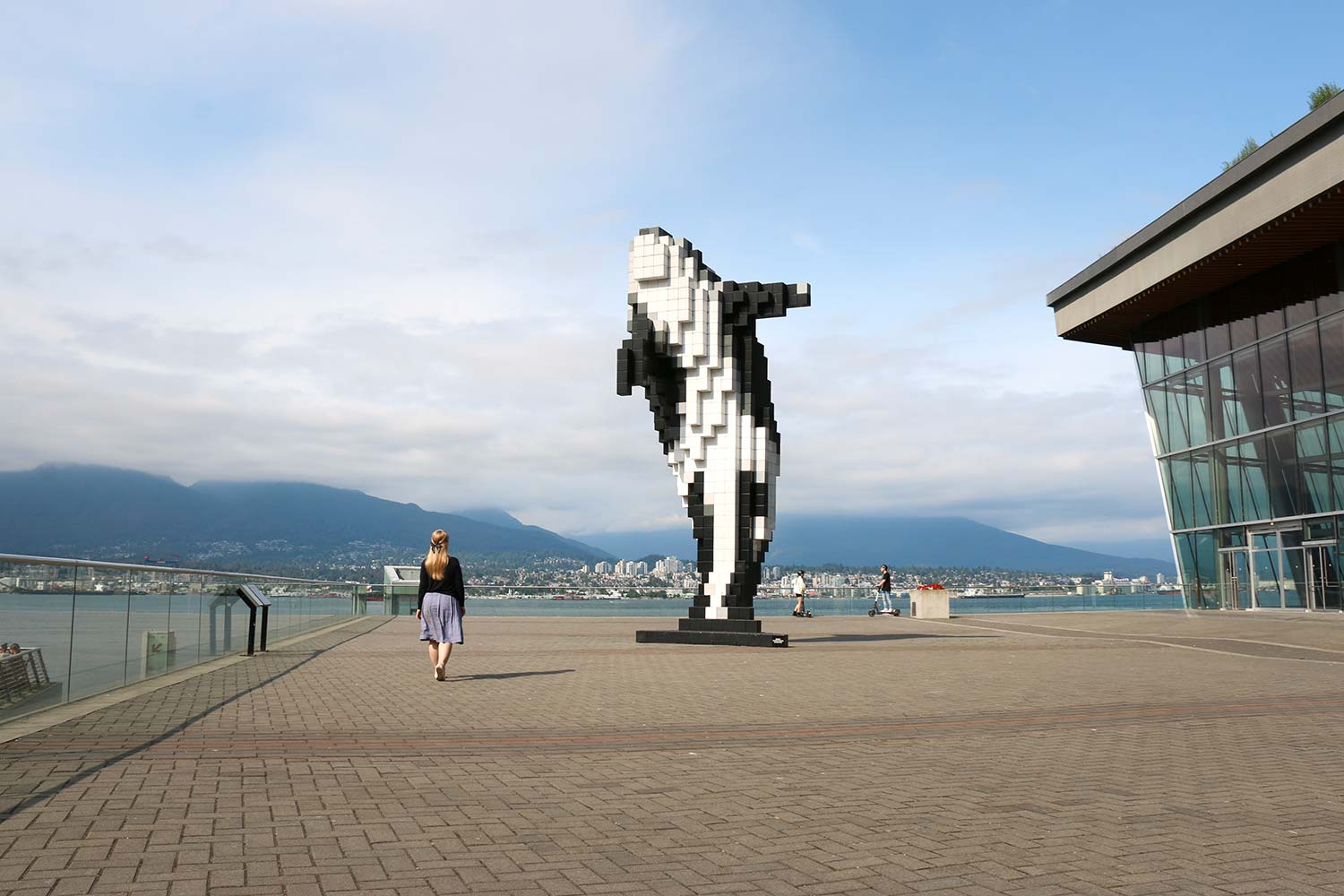 Statue orque digital, Vancouver, Colombie-Britannique, Canada / Digital Orca Statue, Vancouver, BC, Canada
