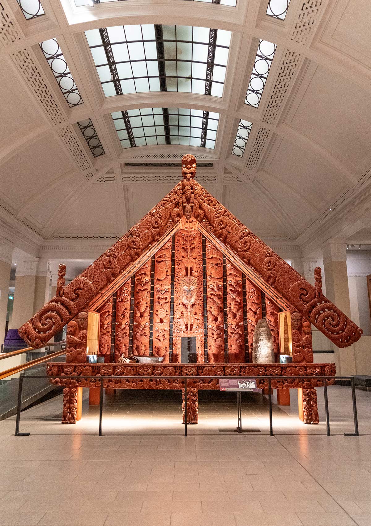 Temple maori, Musée de Auckland, Auckland, Nouvelle-Zélande / Maori Court, Auckland Museum, New Zealand