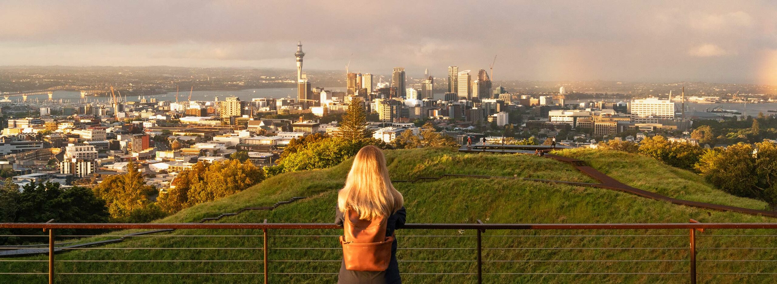 Vue depuis mont Eden ou Maungawhau, Auckland, Nouvelle-Zélande / View from Mount Eden or Maungawhau, Auckland, New Zealand, NZ