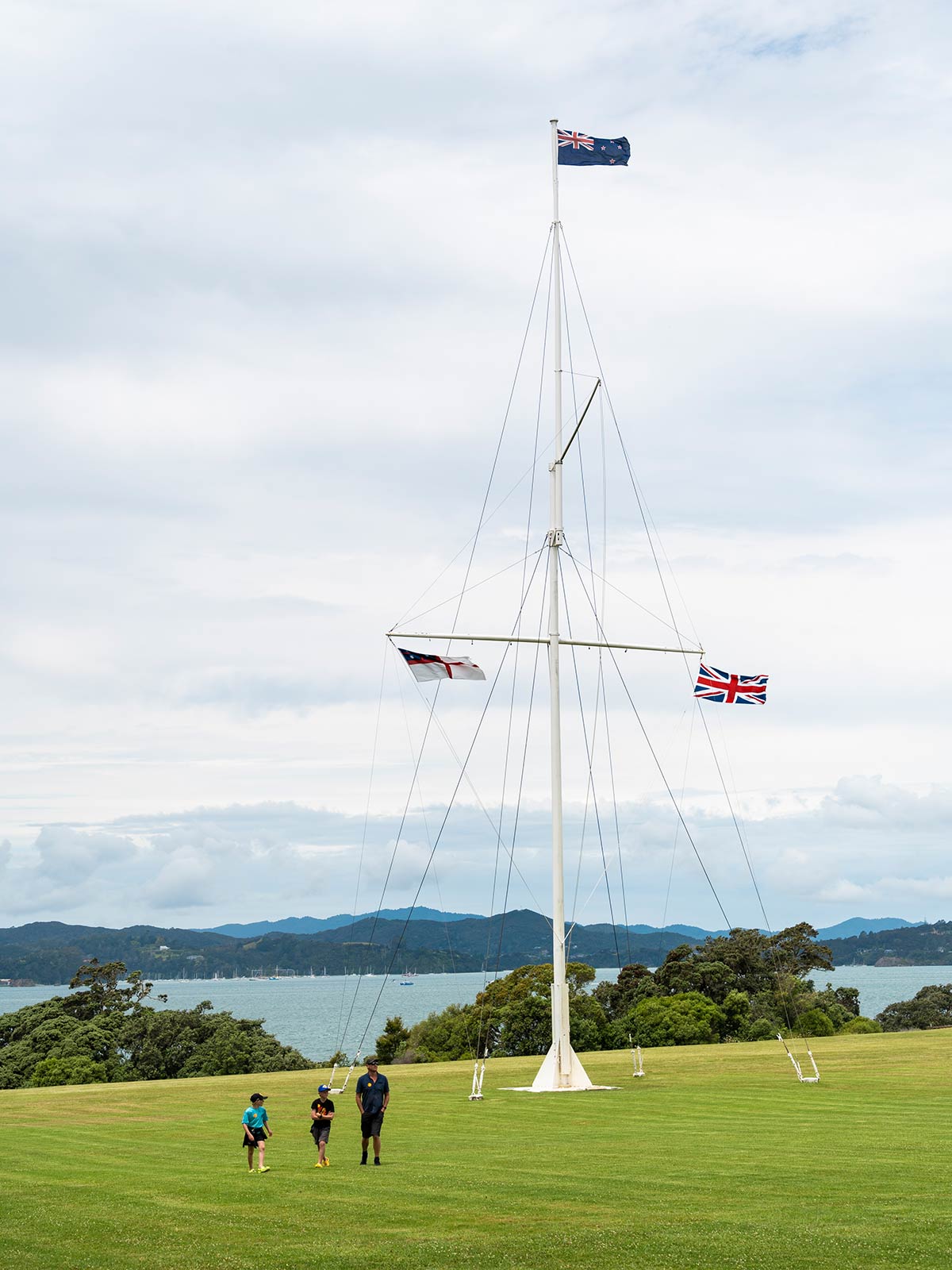 Drapeaux, Waitangi Treaty Grounds, Bay of Islands, Nouvelle-Zélande / Waitangi Flagstaff, Waitangi Treaty Grounds, Bay of Islands, New Zealand, NZ