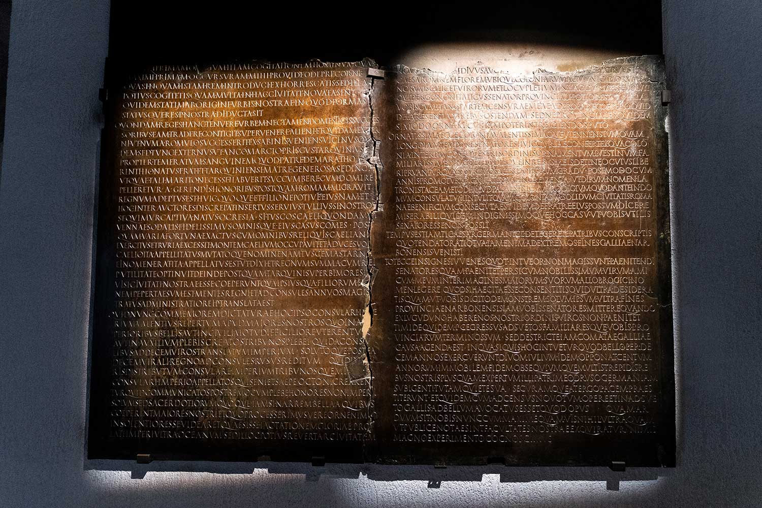 Table claudienne, Plaque de bronze, discours empereur Claude, Musée Lugdunum / The Lyon Tablet, Lugdunum Museum, France