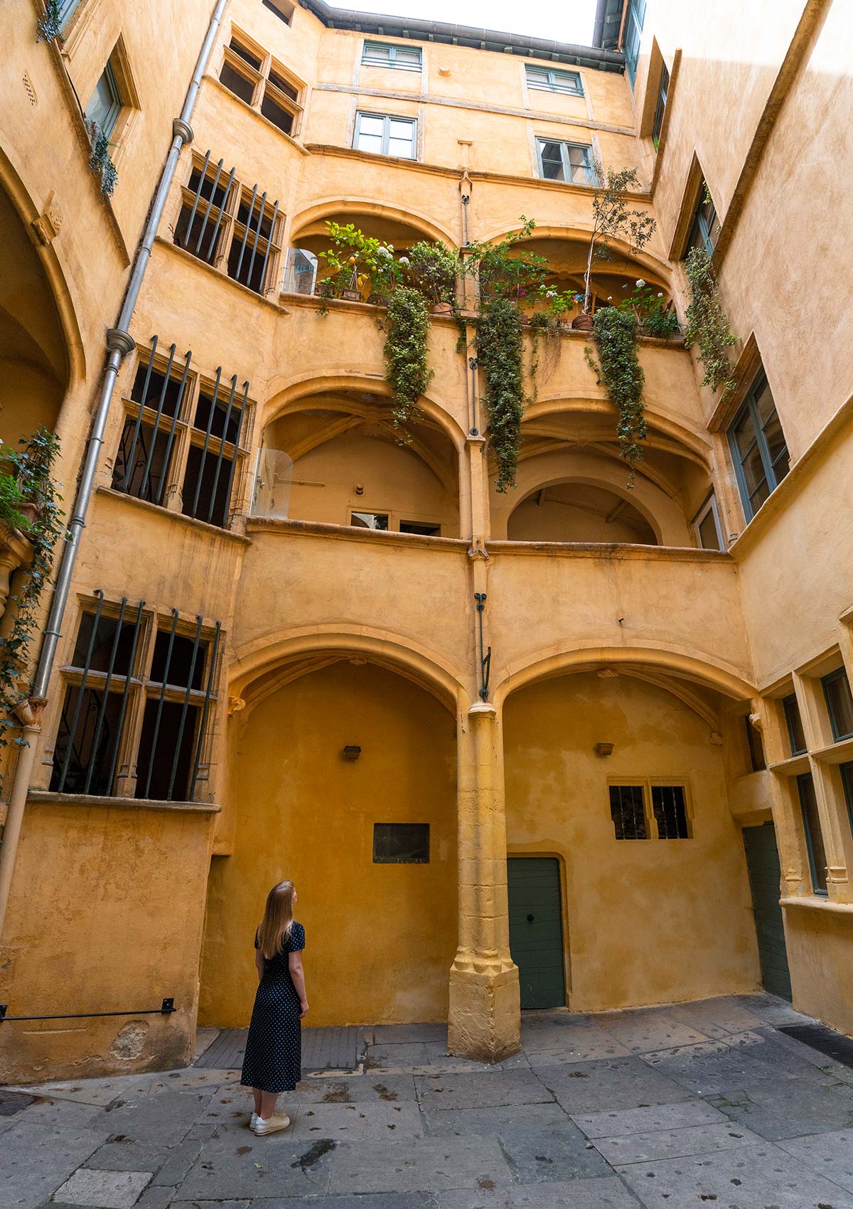 Traboule, 2 Place du Gouvernement, vieux-Lyon, France