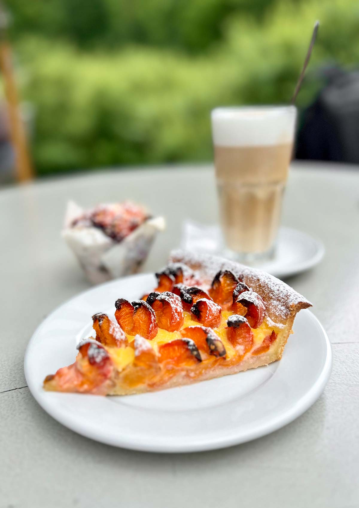 Tarte valaisanne à l’abricot, Café de Trümmelbachfälle, Vallée de Lauterbrunnen, Suisse / Apricot pie, Trümmelbachfälle Cafe, Lauterbrunnen Valley, Switzerland