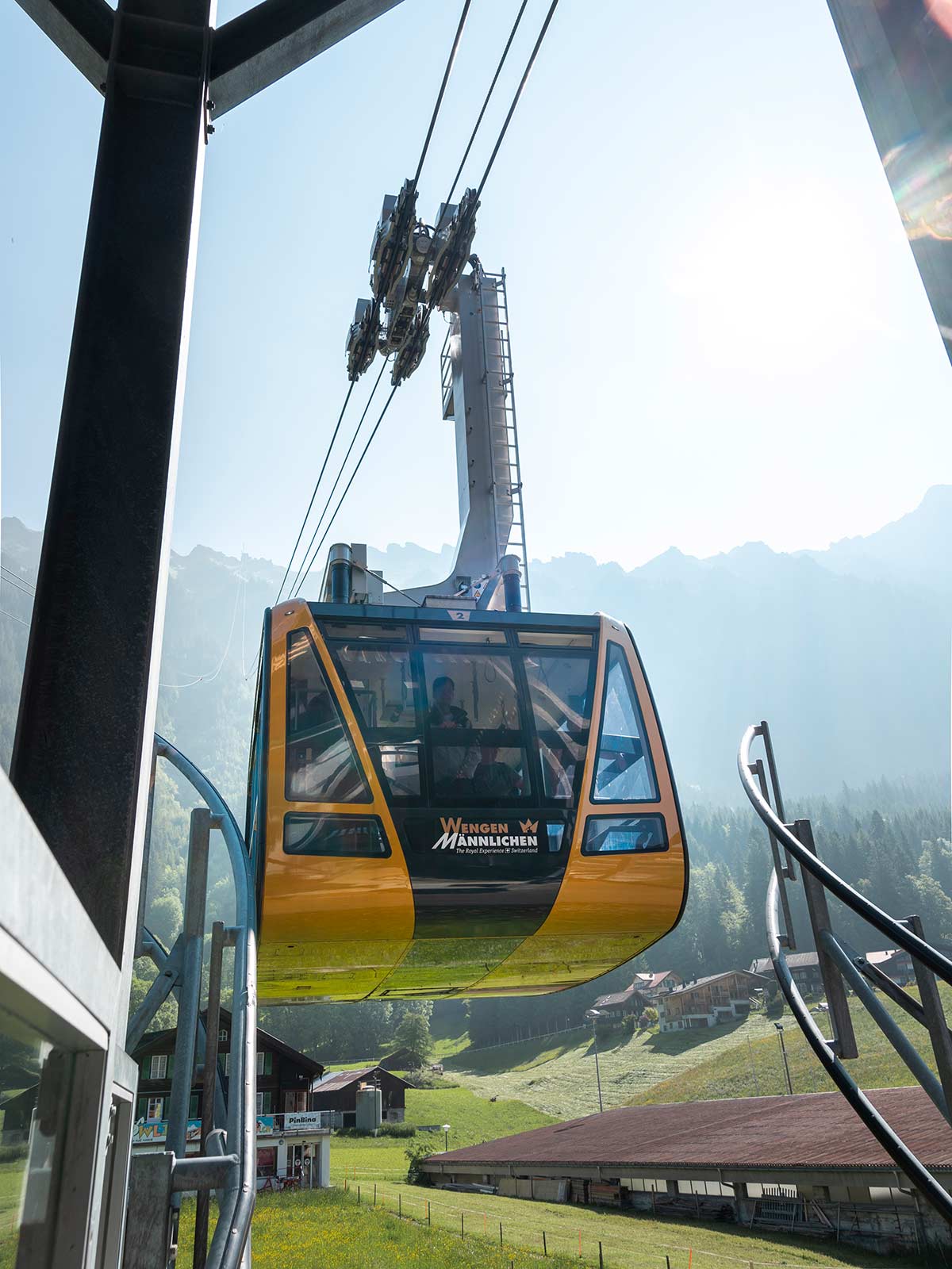 Téléphérique de Wengen à Männlichen, Gondole, Alpes bernoises, Suisse / The Royal Experience, Gondola Cable Car from Wengen to Männlichen, Bernese Alps, Switzerland
