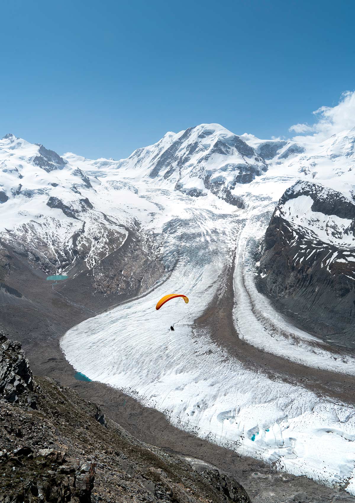 Parapente, Mont Rose, Pointe Dufour, Glacier du Gorner, Gornergrat, Zermatt, Suisse / Paraglide, Mont Rose, Pointe Dufour, Gorner Glacier, Gornergrat, Zermatt, Switzerland