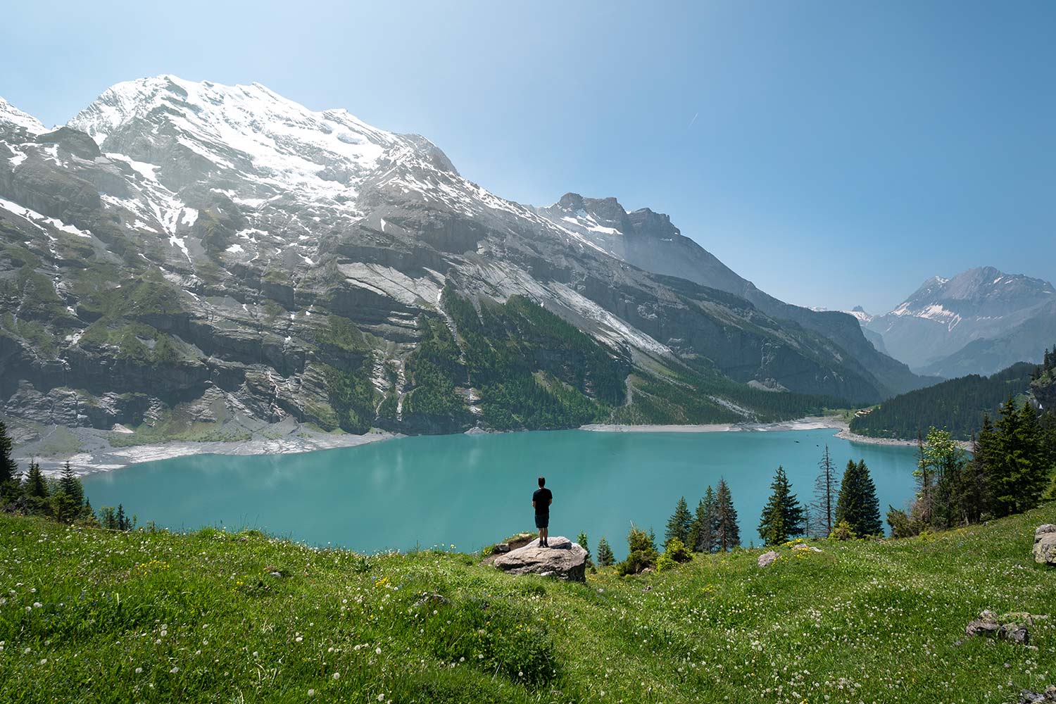 Randonnée, Lac d’Oeschinen, Suisse / Hiking, Oeschinensee Lake, Switzerland