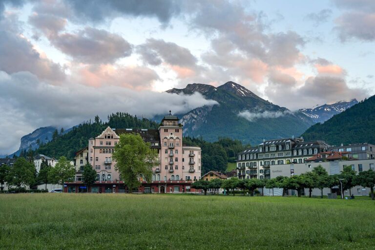 Coucher de soleil, Parc Höhematte, Interlaken, Suisse / Sunrise, Höhematte Park, Interlaken, Switzerland
