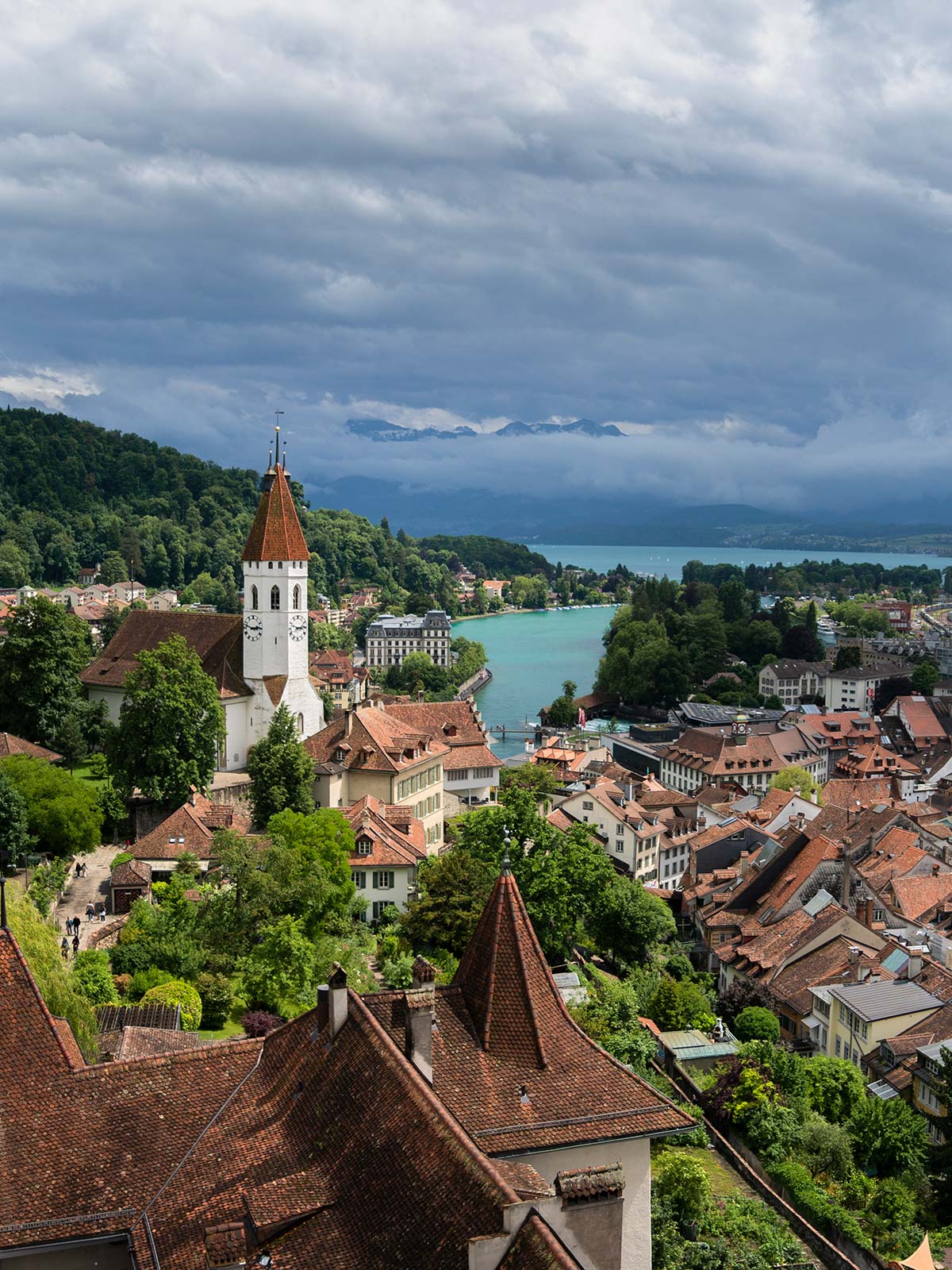 Vue sur Thoune depuis le château de Thoune, Suisse / View on Thun from the tower of Thun Castle, Switzerland